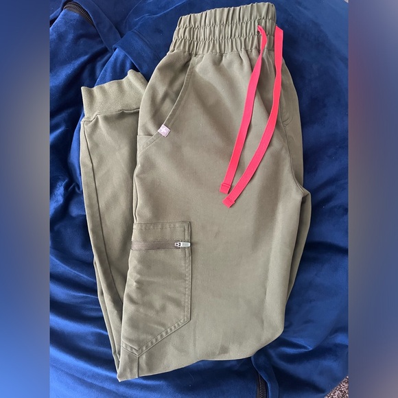 Dark Olive Uman Figs Joggers XS - Picture 1 of 2